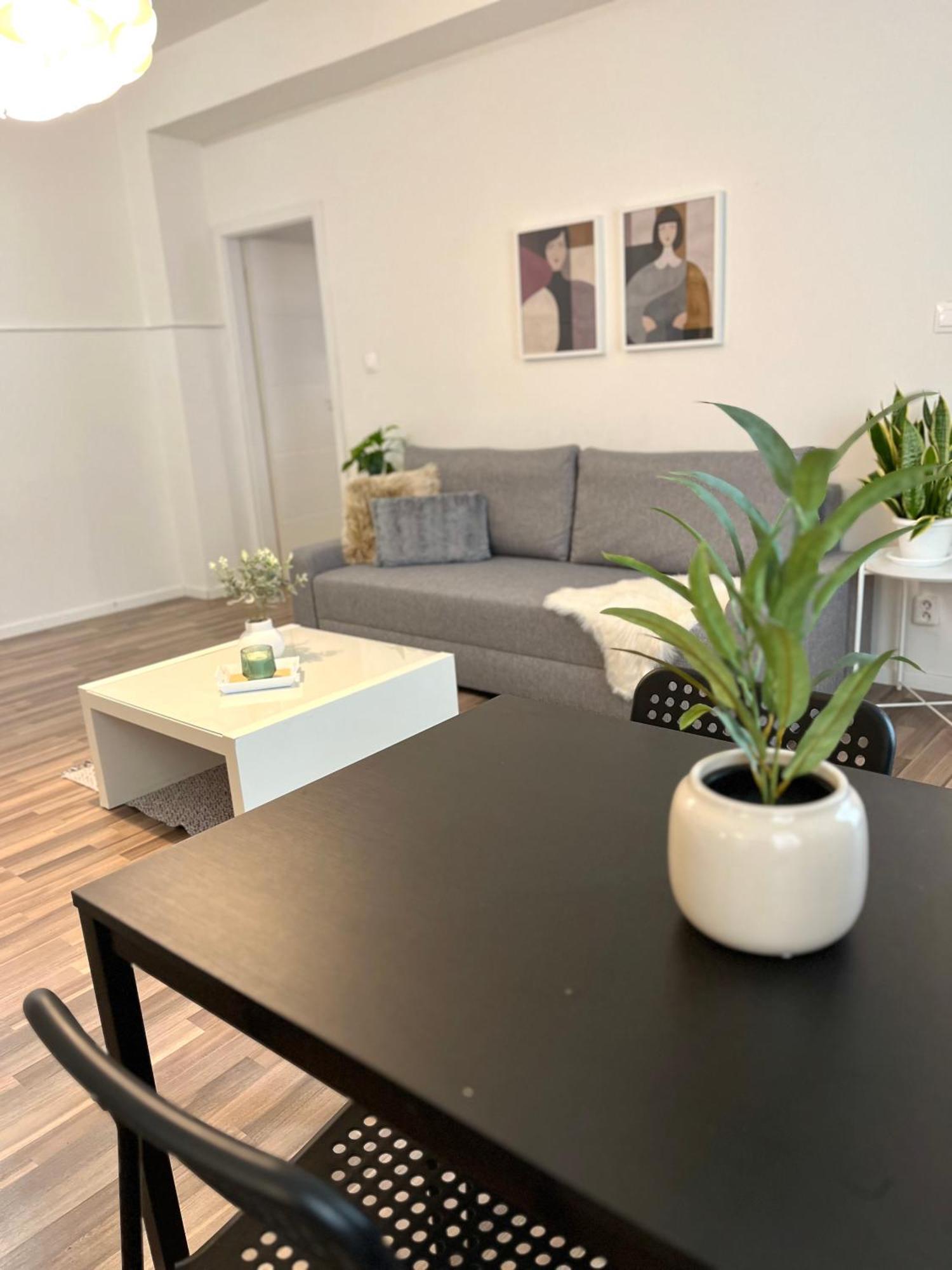 Adele - Old Town Apartman *
